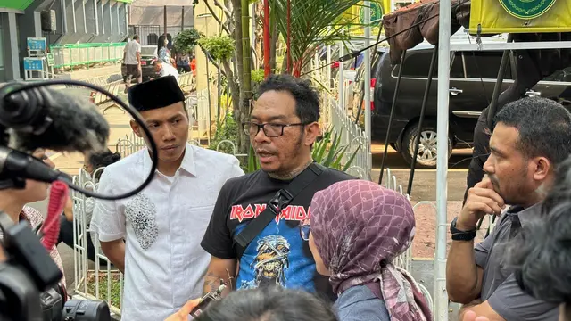 Ayah David Ozora, Jonathan Latumahina mengaku puas dengan hasil vonis 12 tahun dan restitusi Rp25 miliar yang dibebankan terhadap terdakwa Mario Dandy (Liputan6.com/Nanda Perdana Putra)