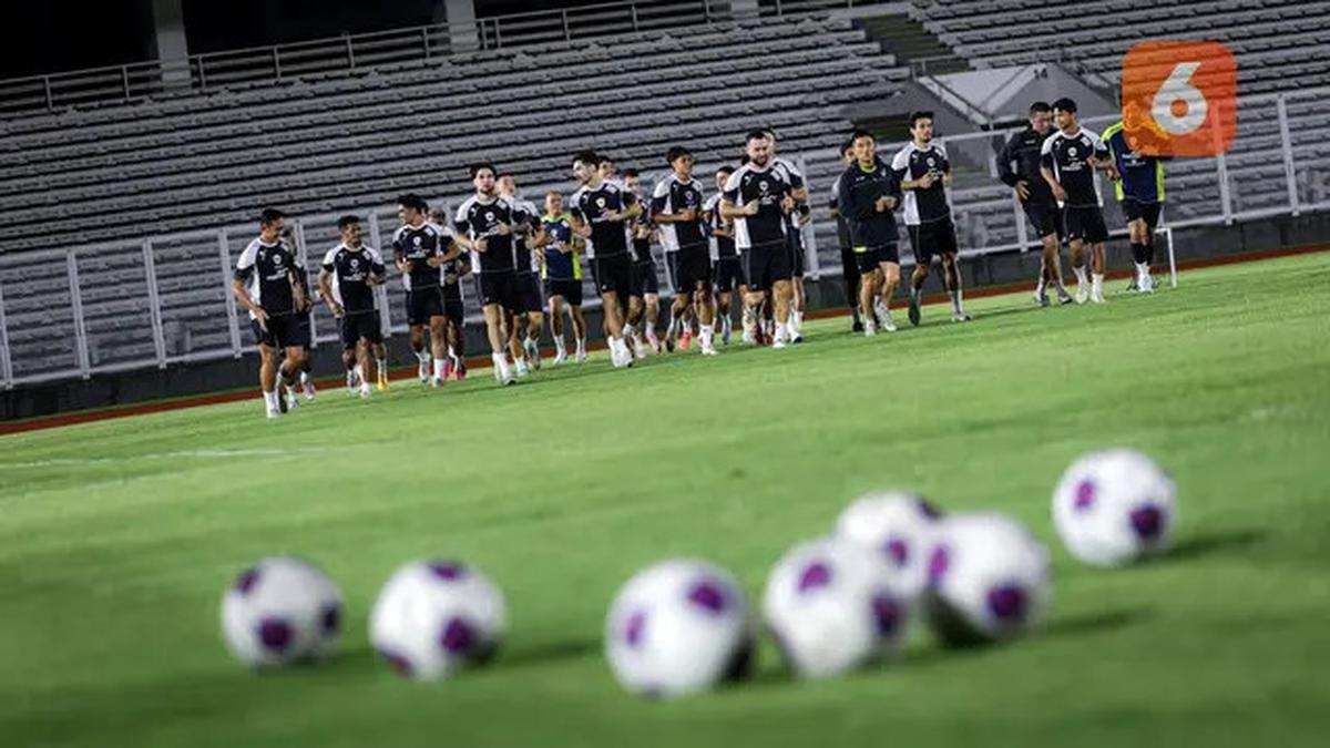 Foto: Baru Tiba di Tanah Air, Kevin Diks Langsung Geber Latihan Bersama Timnas Indonesia