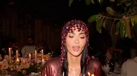 Kim Kardashian Pakai Gaun Vintage Rabanne dari 1995 Rayakan Ulang Tahun ke 34