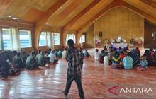 Satgas Yonif 511/DY Perkuat Pengamanan Gereja Popome Lanny Jaya, Jalin Persaudaraan