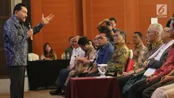 Mantan Kepala Badan Intelijen Negara Jenderal (Purn) AM Hendropriyono memberi sambutan saat halalbihalal Purnawirawan TNI di Jakarta, Jumat (21/6/2019). Hendropriyono berharap pertemuan ini sekaligus menyatukan purnawirawan. Persatuan kesatuan harus terus terjaga. (Liputan6.com/Angga Yuniar)