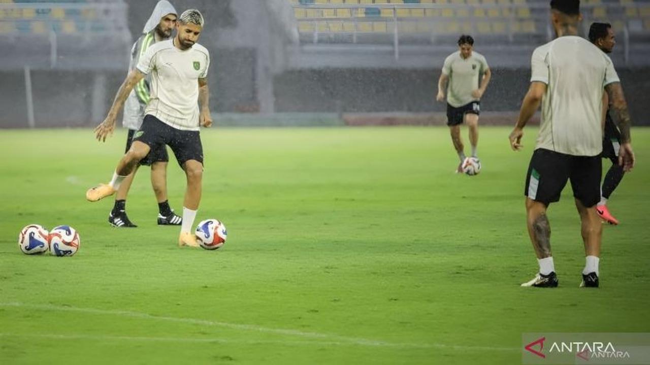 Kebugaran Bruno Paraiba Meningkat Drastis Jelang Persebaya Kontra Persita