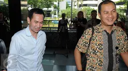 Terpidana kasus suap sengketa Pilkada Lebak Banten, Tubagus Chaeri Wardhana alias Wawan saat tiba di Gedung KPK, Jakarta, Jumat (29/1). Wawan diperiksa sebagai tersangka kasus dugaan korupsi Tindak Pidana Pencucian Uang (TPPU). (Liputan6.com/Helmi Afandi)