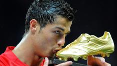 Sebagai tim besar di Inggris, Manchester United menjadi tim yang ditakuti para pesaing karena mempunyai para striker tajam dari musim ke musim. Bahkan ketajaman 5 striker Setan Merah peraih gelar top skor berikut, ikut mengantar MU meraih gelar Liga Inggris. (AFP/Andrew Yates)