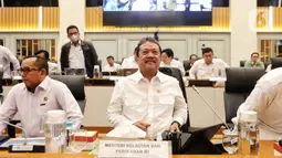 Buntut polemik pagar laut di Tangerang, Banten, Komisi IV DPR RI memanggil Menteri Kelautan dan Perikanan (KP) Sakti Wahyu Trenggono untuk memberikan keterangan. (Liputan6.com/Angga Yuniar)