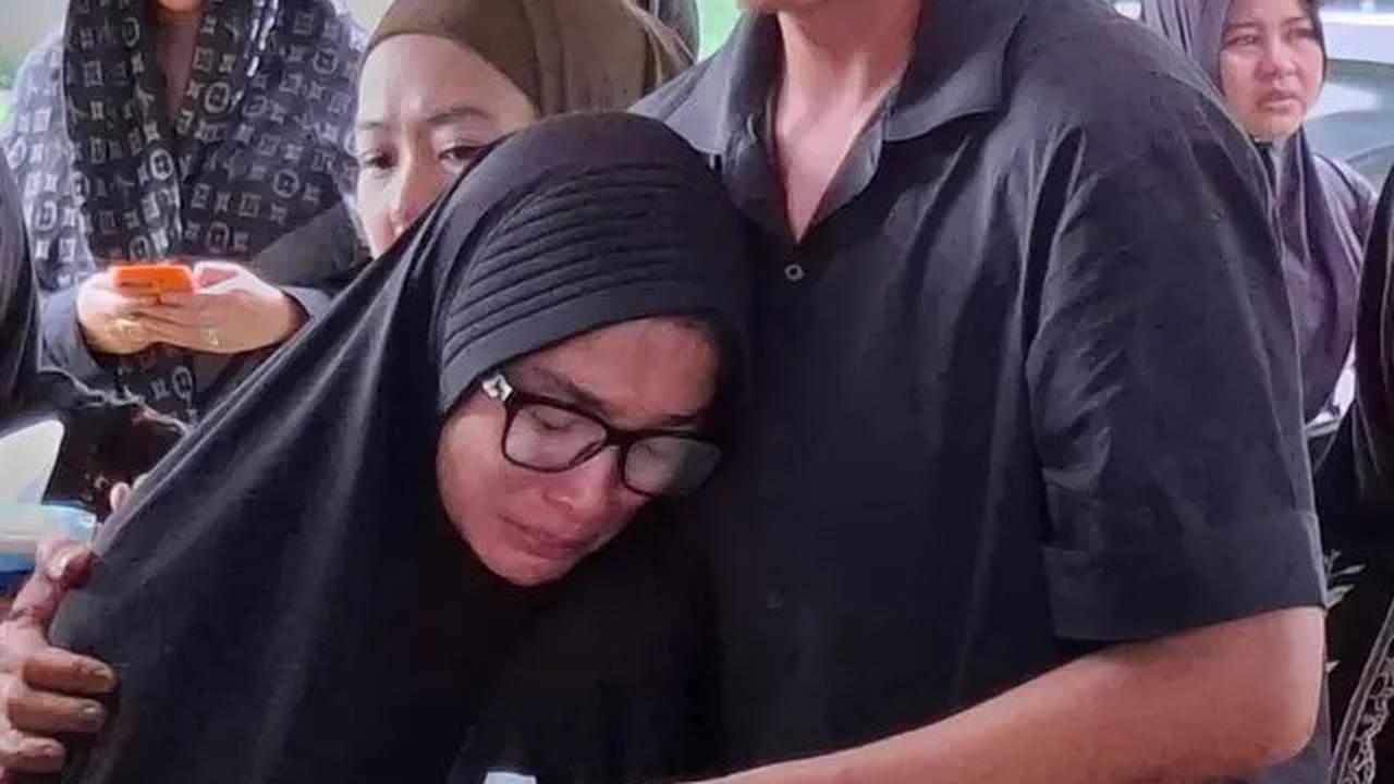 Andhika Pratama Ungkap Kedekatan Ussy Sulistiawaty dan Almarhumah Ibunda, Sifatnya Mirip