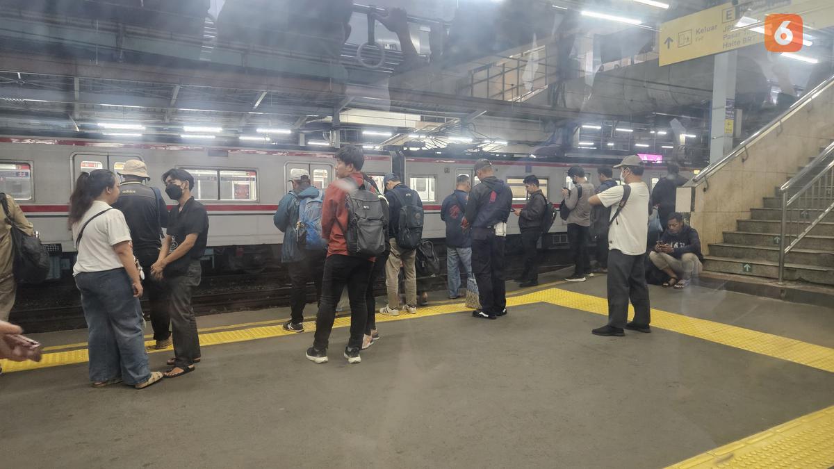 Sempat Terhenti Imbas Gempa, KRL Jabodetabek Kembali Normal