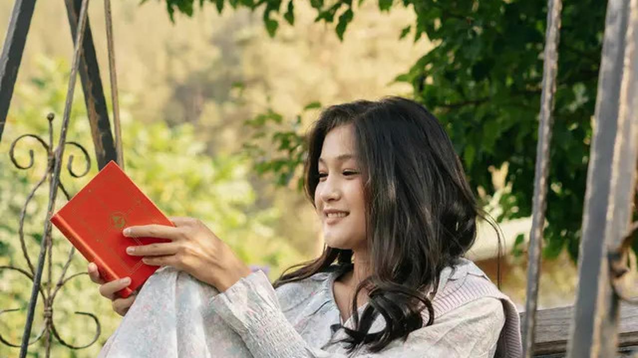 8 Sikap Elegan Agar Bisa Hidup Bahagia Meski Gaji Pas-Pasan, Bersyukur Bukan Insecure