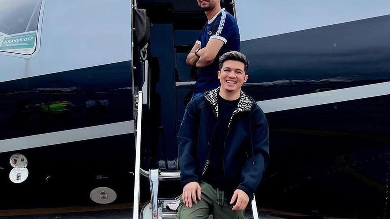 Memulai karier di tahun yang hampir sama, Raffi Ahmad dan Irwansyah tetap bersahabat hingga kini, sering foto bersama. Persahabatan mereka mungkin akan menular ke anak-anaknya, Rayyanza dan Ukkasya.<br>