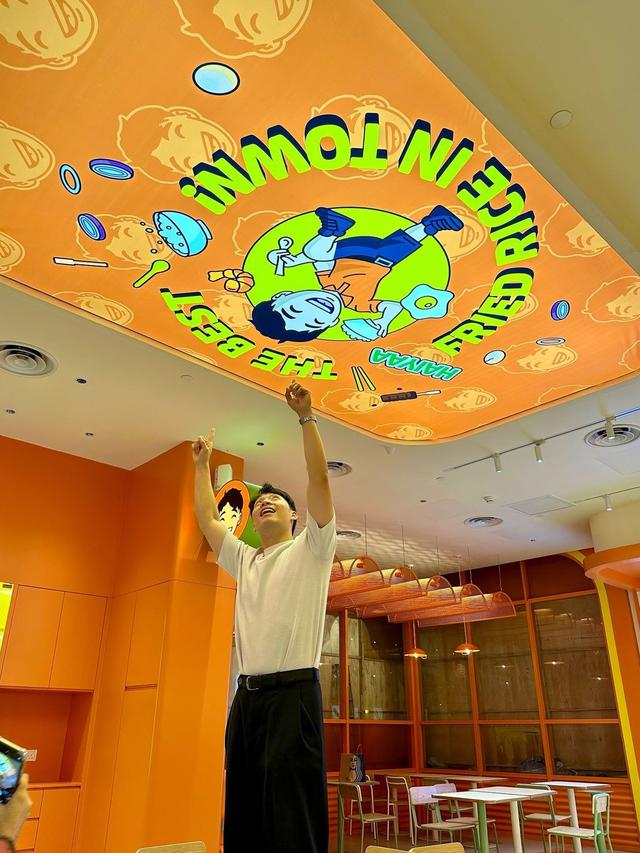 Uncle Roger Resmi Buka Restoran di Malaysia, Jual Seporsi Nasi Goreng Telur Seharga Rp53 Ribuan