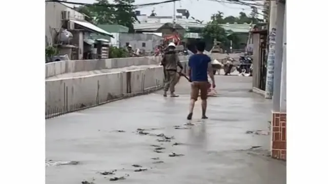 6 Potret Orang Jalan di Cor Basah Ini Bikin Kuli Bangunan Menangis