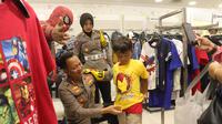 Liburan Seru Anak Yatim Piatu Covid-19 Cek Pospam HIngga Belanja di Mall (Dewi Divianta/Liputan6.com)