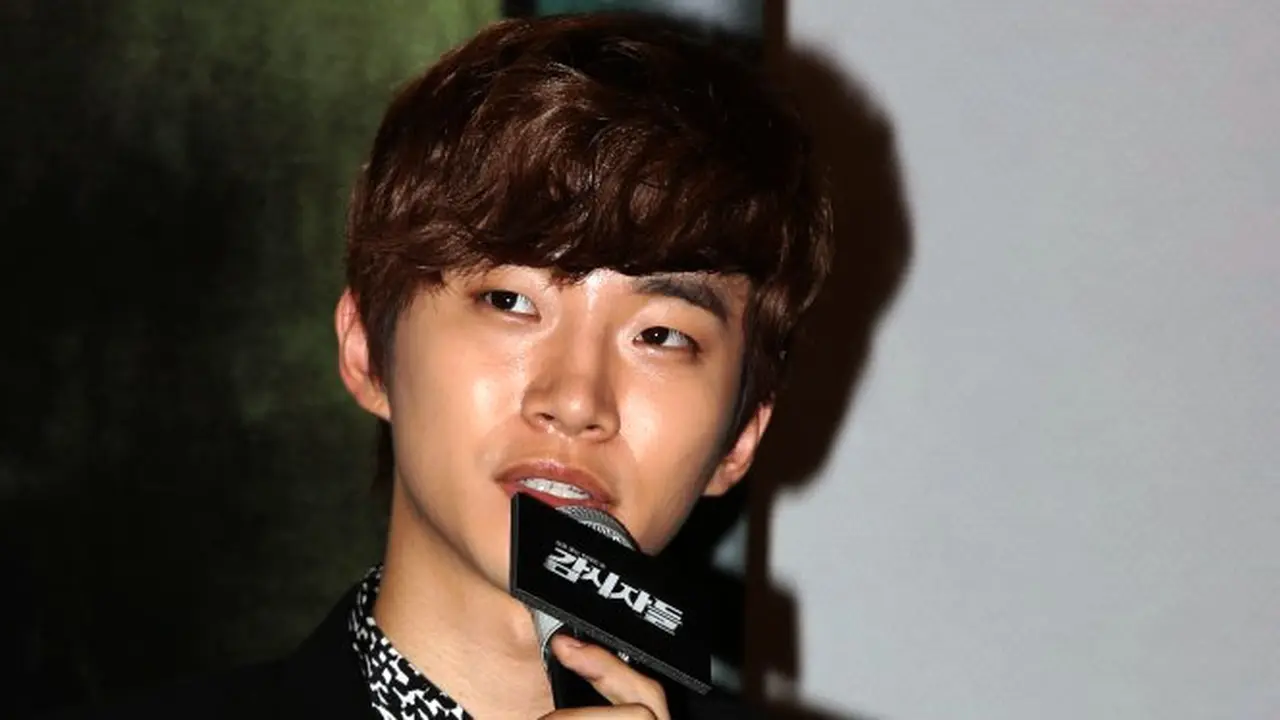 junho-2pm-tenasia-com-130828b.jpg