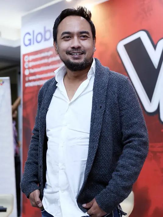 "Aku kan biasa 'saklek', bahasa juga apa adanya, sama anak-anak ini tiba-tiba keluar bahasa 'sakleknya', terus diingetin, harus bener-bener hati-hati. Komennya segala macem," kata Bebi Romeo. (Nurwahyunan/Bintang.com)