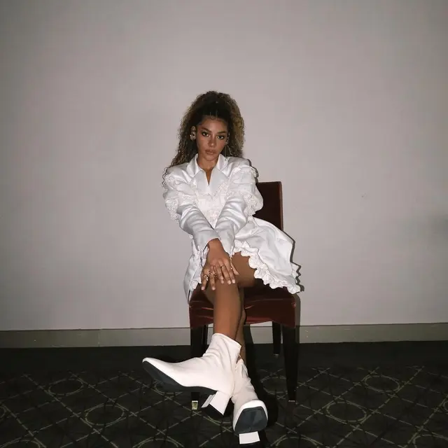 6 Potret Zsa Zsa Utari ketika Hadiri Gala Premiere Film, Terbaru Disebut Mirip Beyonce