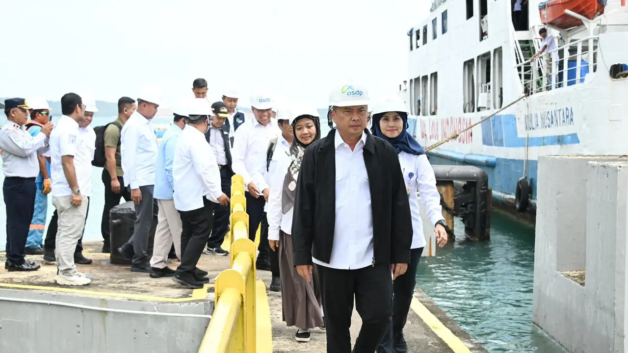 Menteri Perhubungan (Menhub) Dudy Purwagandhi meninjau angkutan laut di Batam. (Dok Kemenhub)