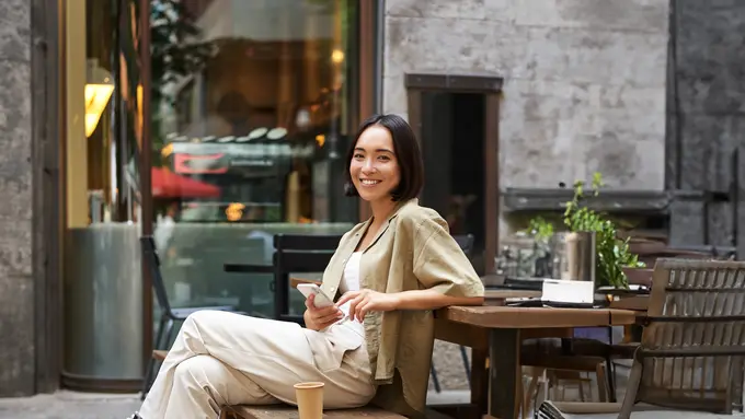 wanita september sikap santai