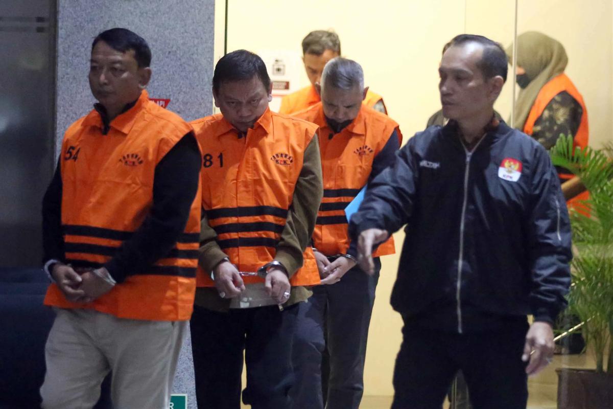 FOTO: Ketua dan Wakil Ketua Pengadilan Negeri Depok Ditahan KPK