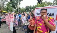 Akses Ditutup Ormas, Karyawan Club de Arjuna Demo Balai Kota