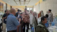 Menteri Perdagangan Zulkifli Hasan (Zulhas) merayakan momen Idul Fitri 2023 bersama keluarga dan sanak kerabat terdekat di kediaman pribadinya, di Cipinang Indah, Jakarta Timur, Sabtu (22/4).
