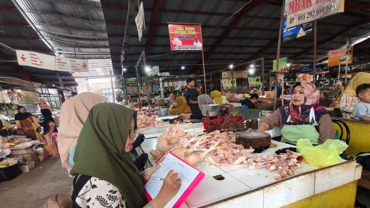 DKPPP Temanggung Intensifkan Monitoring Daging di Pasar, Pastikan ASUH untuk Masyarakat