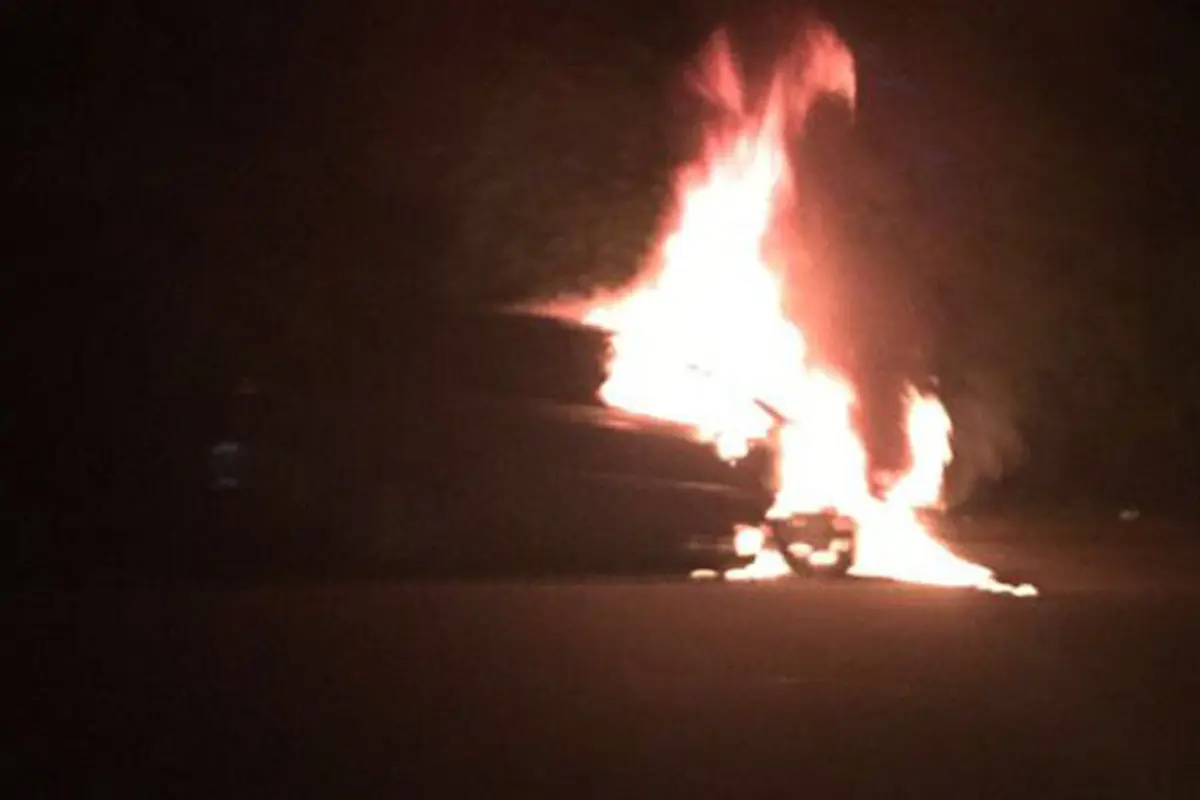 20160228-Mobil terbakar