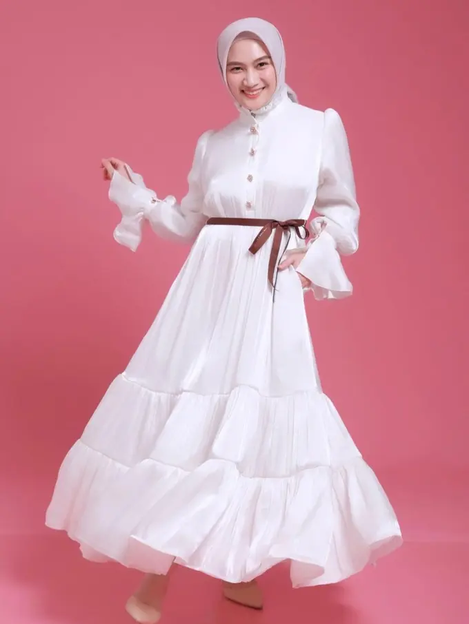 Model Baju Gamis Polos Terbaru untuk Lebaran 2024, Inspirasi Gaya Revalina S Temat hingga Shireen Sungkar