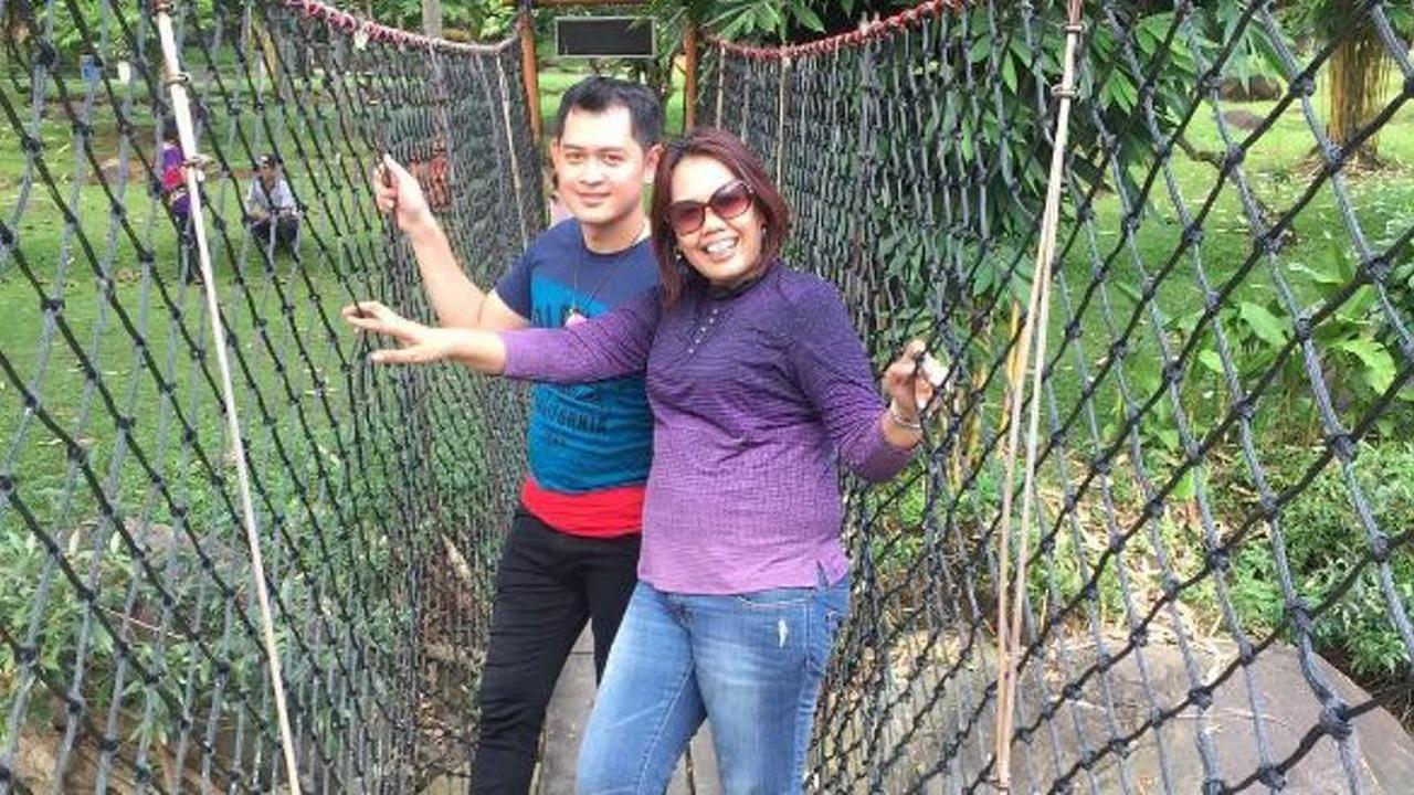 Elly Sugigi dan Ferry Anggara