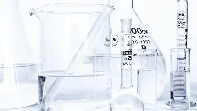 Ilustrasi bahan-bahan kimia, suspensi