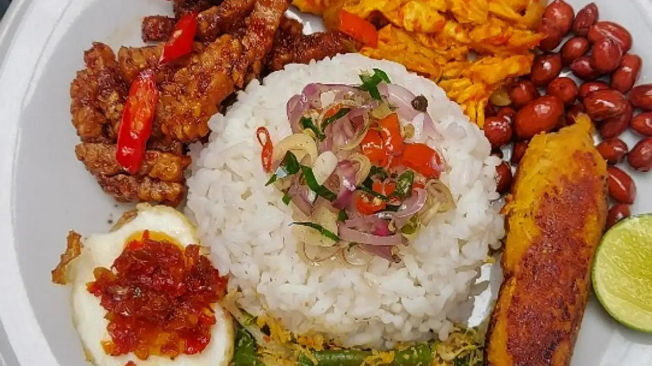 7 Resep Nasi Campur yang Lezat, Paduan Rasa Nusantara yang Menggugah Selera untuk Sajian Arisan Keluarga