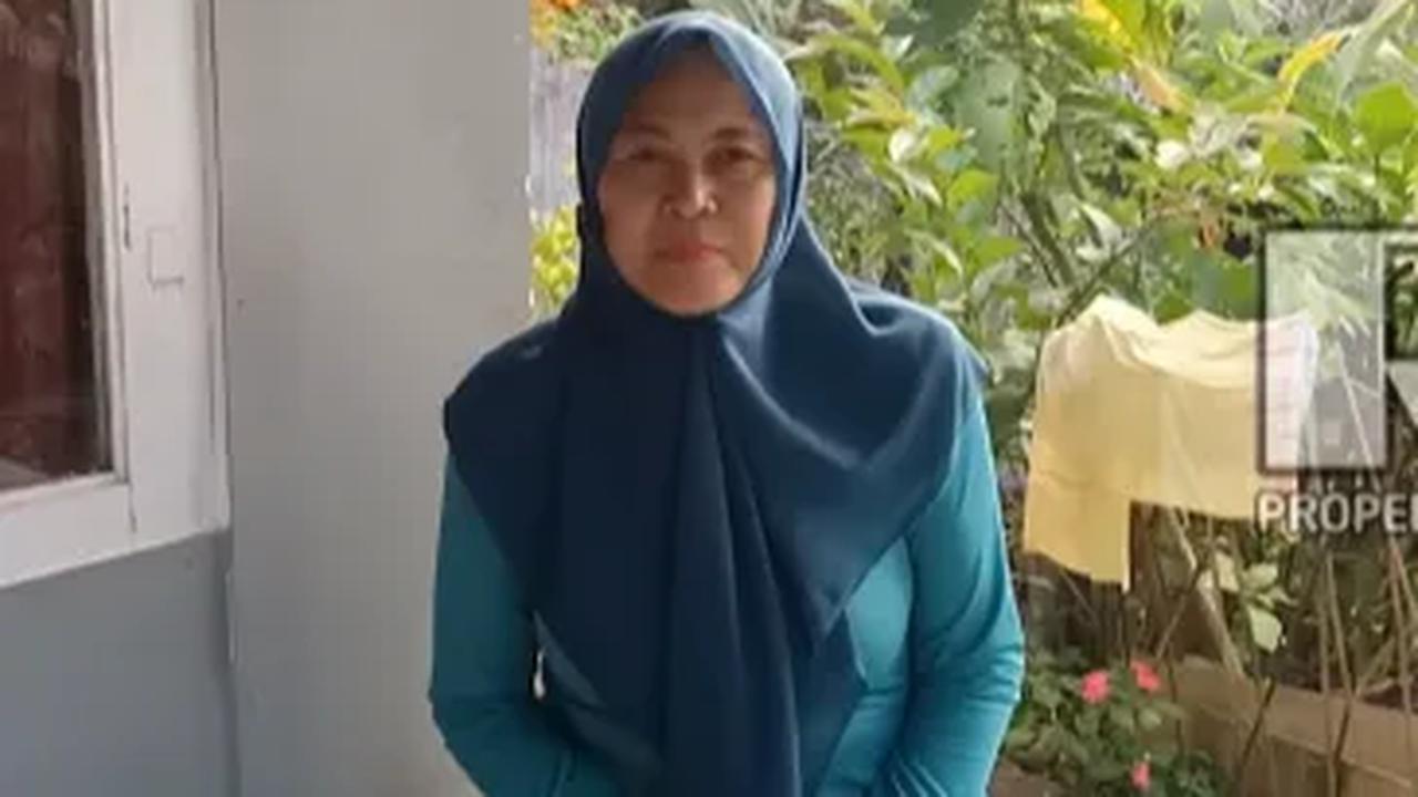 Ia kemudian kembali ke desa dan membeli rumah dari Angkatan Laut.