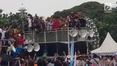 Setelah menemui Presiden Joko Widodo, nelayan akhirnya diperbolehkan menggunakan cantrang asalkan tidak menambak kapal.