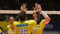 Bandung bjb Tandamata saat bertanding melawan Jakarta PGN Popsivo Polwan, Kompetisi Proliga 2020 di GOR Tri Darma Gresik, Jawa Timur, Sabtu (29/2).