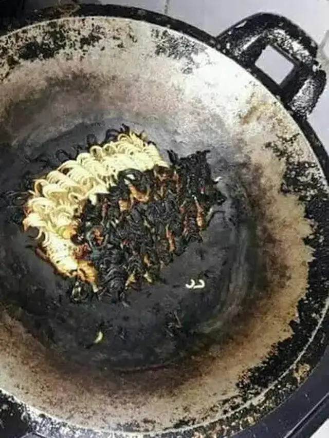 6 Potret Apes Masak Terlalu Lama, Berakhir Gosong dan Jadi Gagal Makan