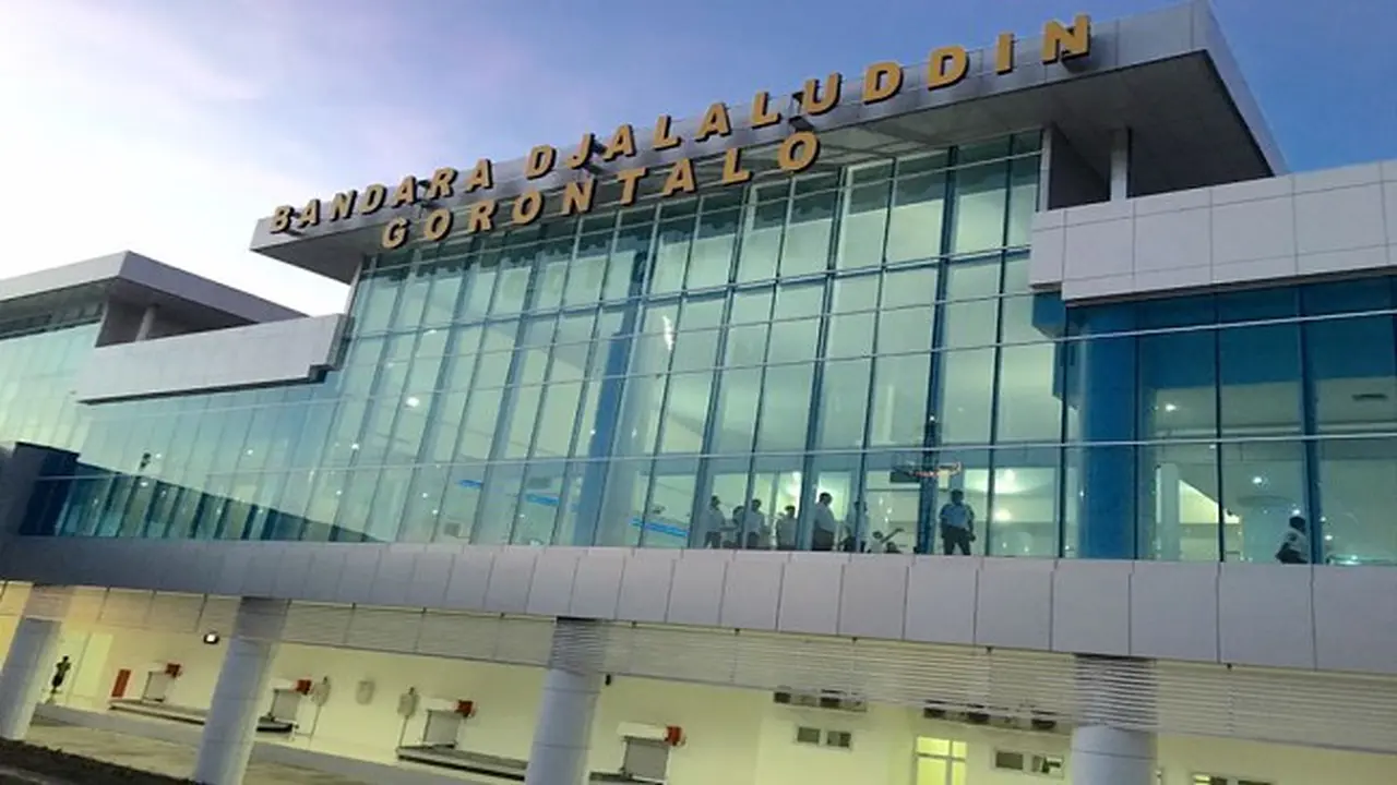 Menhub Resmikan Terminal Bandara dan Pelabuhan di Gorontalo