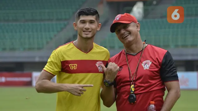 Gomes de Oliveira dan anak