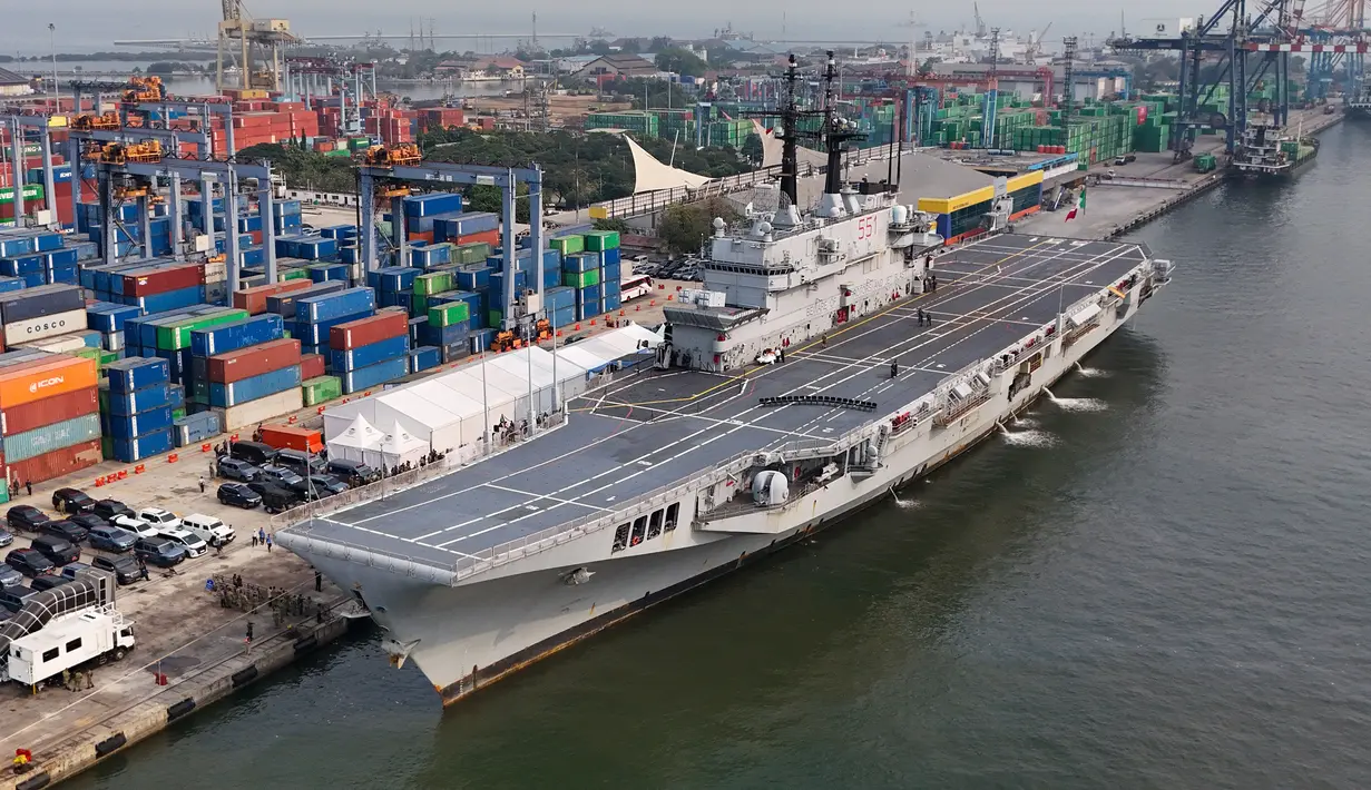 Kapal induk ITS Giuseppe Garibaldi-551 tiba di Dermaga 107 Pelabuhan Tanjung Priok, Jakarta, Jumat (18/9/2026). Kapal tersebut akan digunakan untuk mendukung Operasi Militer Selain Perang (OMSP), khususnya dalam penanganan bencana dan bantuan kemanusiaan. Kehadirannya juga berkaitan dengan upaya TNI Angkatan Laut memperkuat dan memodernisasi Sistem Senjata Armada Terpadu (SSAT) serta mendukung pertahanan dan pengamanan wilayah laut Indonesia. (Istimewa)