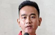 VIDEO: Relawan Gibran Sujud Syukur saat Dengar Putusan MK, Bahagia Bisa Cawapres