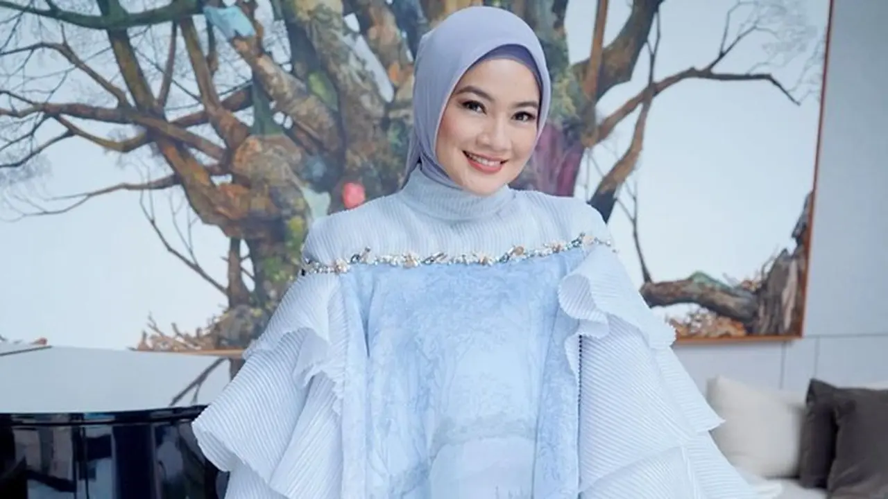 7 Pesona Titi Kamal Tampil Berhijab dalam Islamic Mega Event 2022, Banjir Pujian