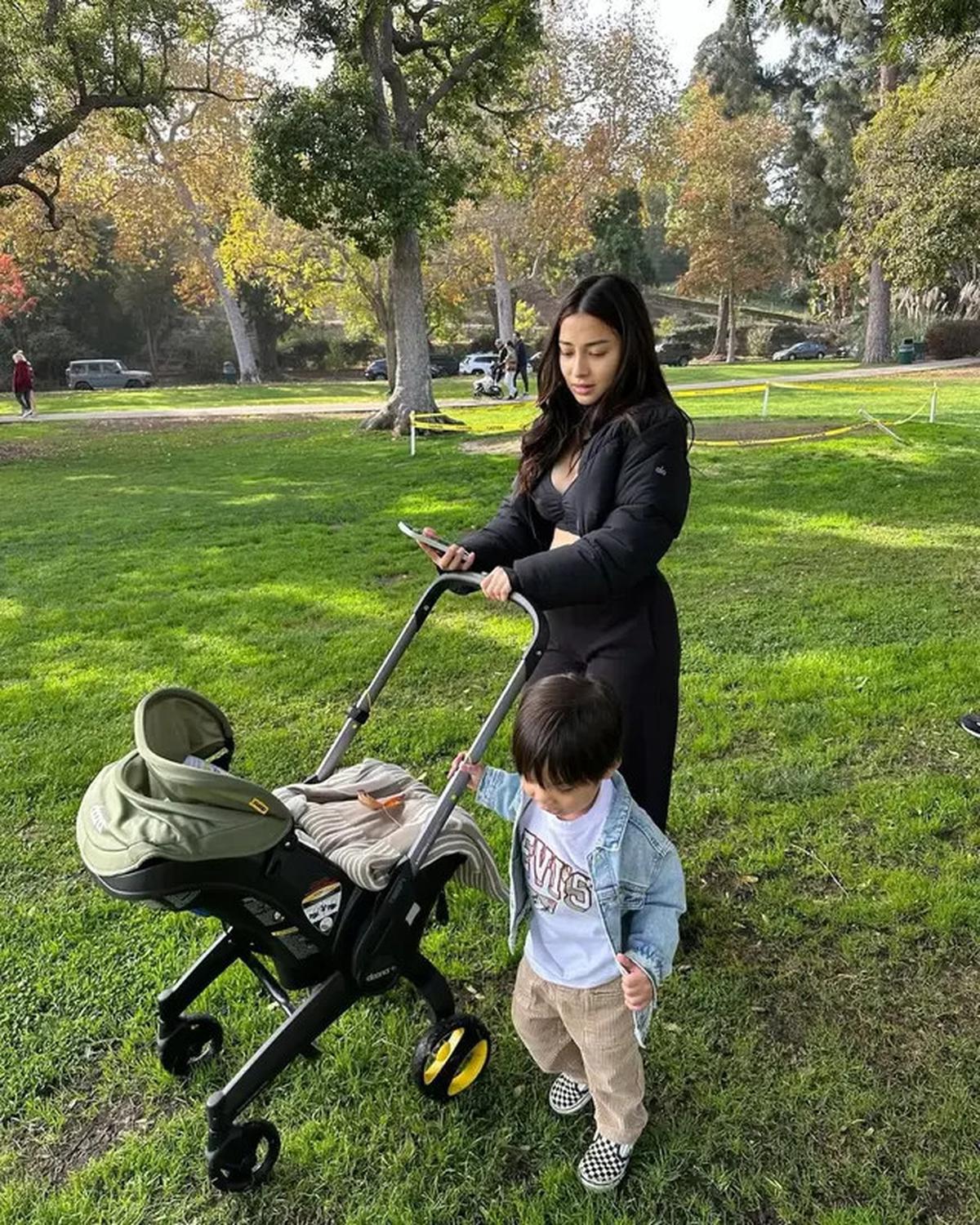 6 Potret Nikita Willy Momong Dua Buah Hati, Asuh Anak Tanpa Baby Sitter