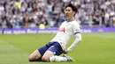 Gol tersebut menjadikannya sebagai pemain Asia pertama yang mampu mencetak total 100 gol di Premier League yang seuanya dicetak bersama Tottenham Hotspur. Seratus gol tersebut dicetaknya dalam 260 laga di Premier League selama 8 musim sejak 2015/2016. (PA via AP Photo/Zac Goodwin)
