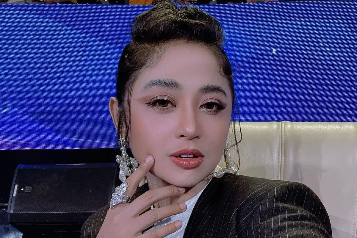 Dewi Perssik