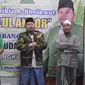 Ketua GP Ansor Bangkalan, KH Hasani Zubair (tengah) dalam sebuah kegiatan rutin Rijalul Ansor di Kecamatan Kamal. (liputan6.com/Musthofa Aldo)