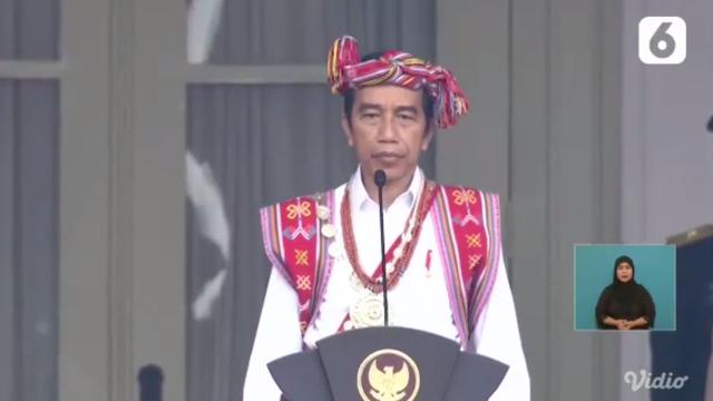 Presiden Jokowi Pakai Baju Adat Timor Tengah Selatan Di Upacara Bendera Hut Ke 75 Ri Showbiz Liputan6 Com