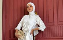 Potret Olla Ramlan Pakai Gamis Putih, Pesona Anggun dan Cantik Memesona hingga Banjir Pujian