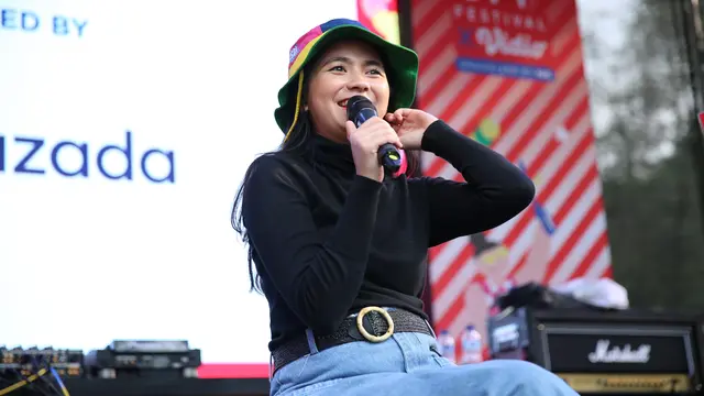 [Fimela] Ashilla Zahrantiara di ON OFF Festival 2019 Day 1