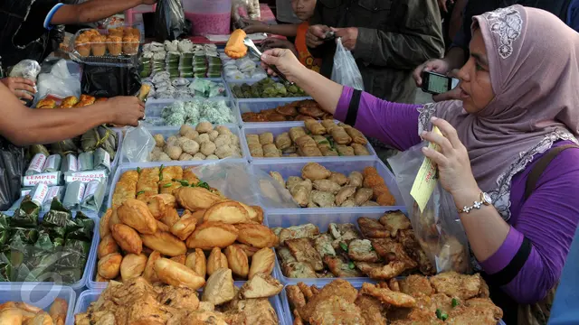 Mengintip Perburuan Menu Berbuka Puasa di Pasar Benhil