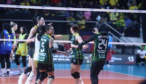 Gresik Phonska Plus Pupuk Indonesia menumbangkan Jakarta Electric PLN Mobile 3-0 (25-16, 25-15, 25-19) pada laga kedua putaran pertama final four Proliga 2026 di Jawa Pos Arena, Surabaya, Minggu (5/4) malam. (foto: Proliga)