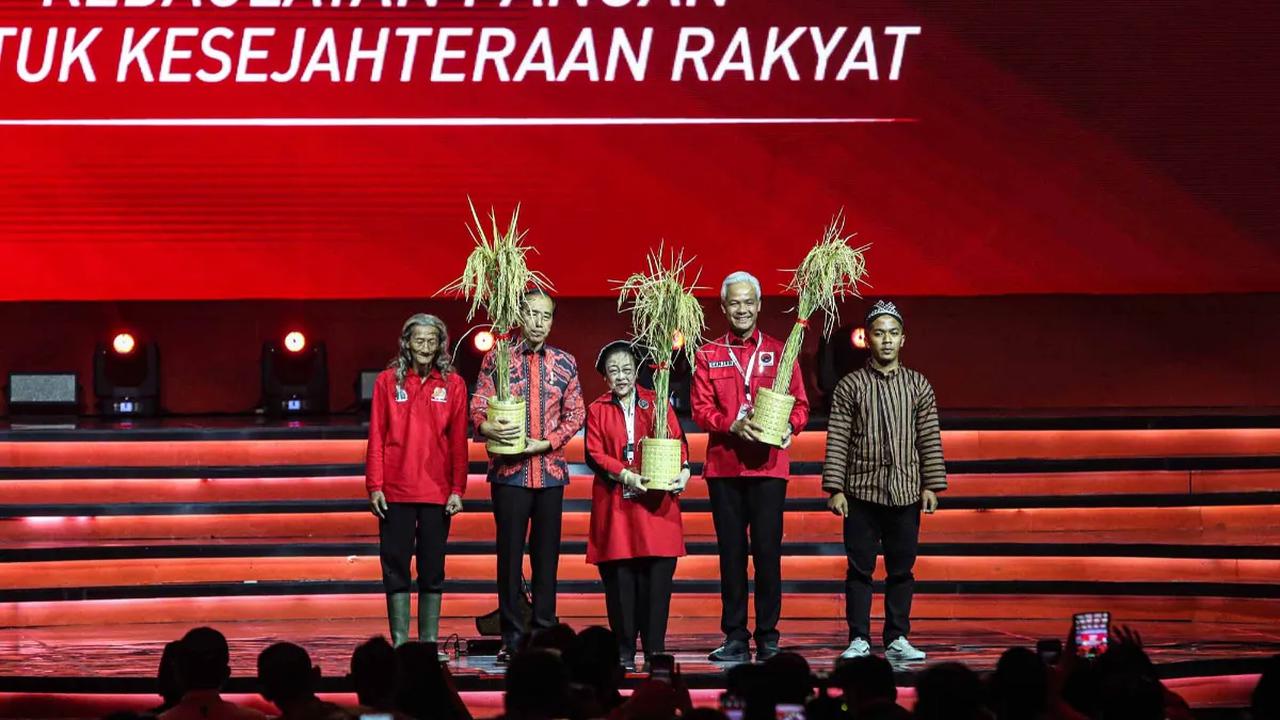 Ketua DPP PDIP Djarot Saiful Hidayat menegaskan pidato Ketua Umum PDIP Megawati Soekarnoputri menutup peluang Ganjar Pranowo dan Prabowo Subianto berduet di Pilpres 2024.&nbsp;