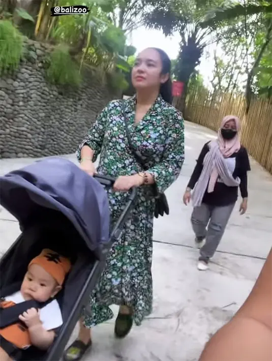 <p>[Instagram/dea_ananda]</p>